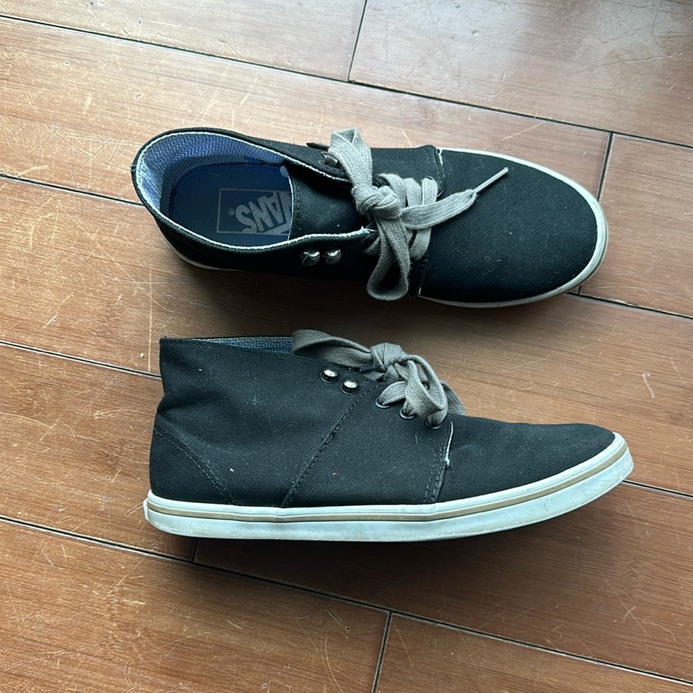 Vans ankle high shoes size 6
